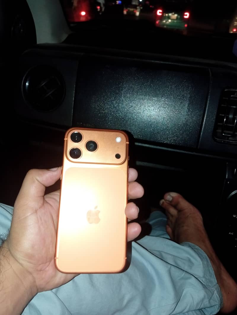 Apple iPhone 17 Pro Max 0