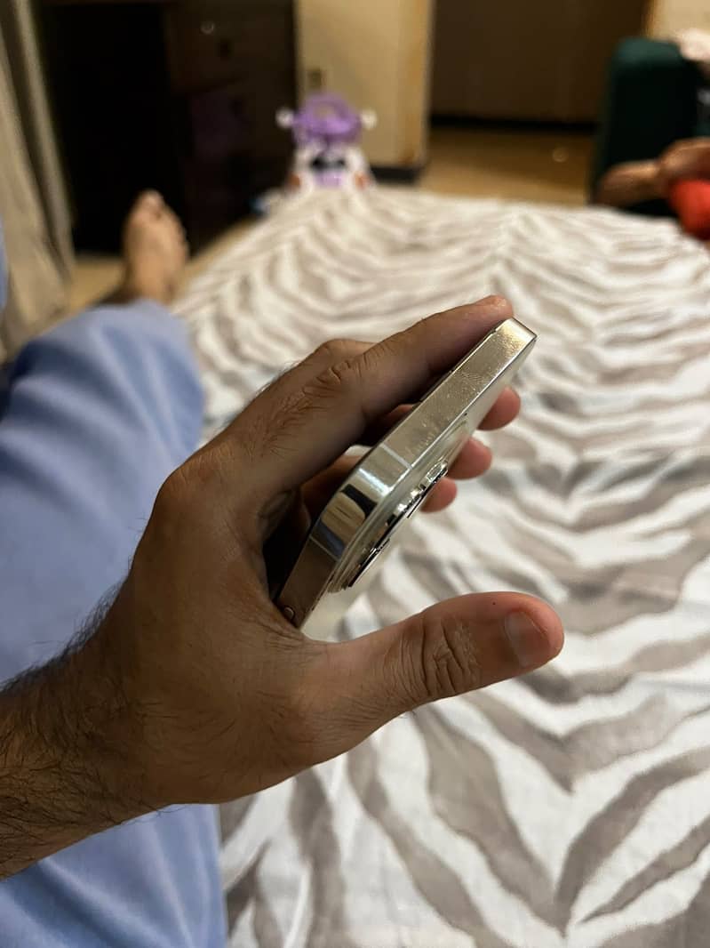 Apple iPhone 13 Pro 3