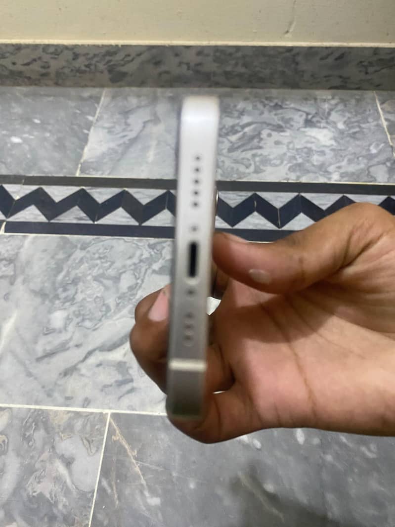 Apple iPhone 12 0