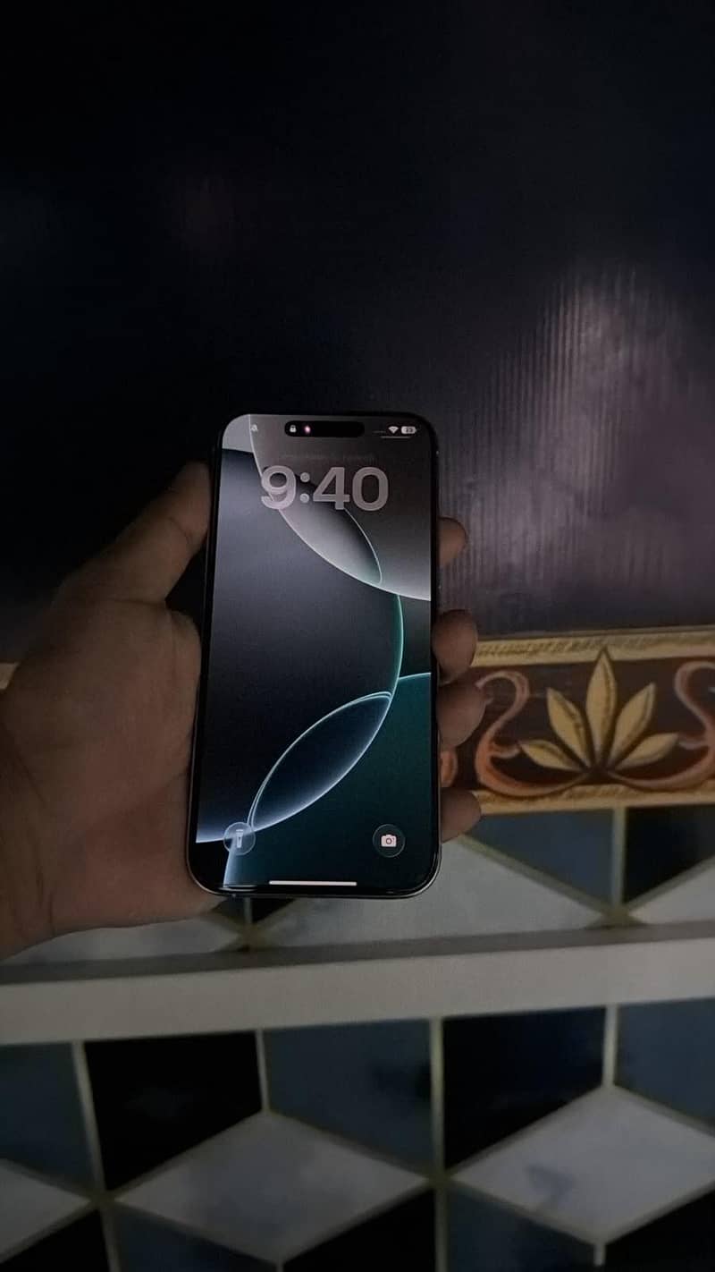 Apple iPhone 16 Pro Max 1