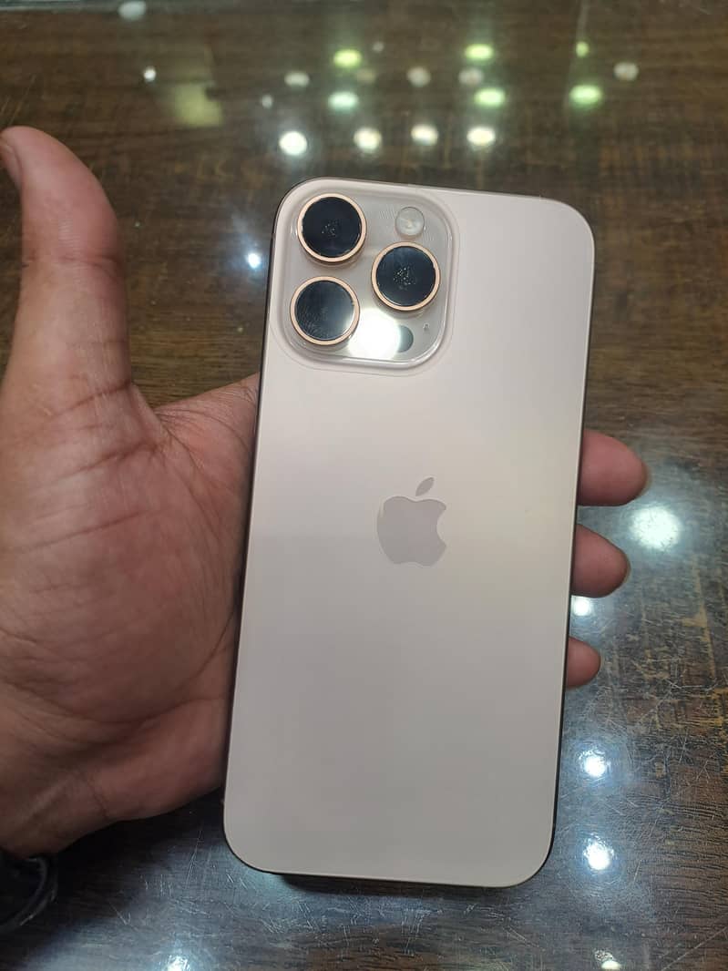 Apple iPhone 16 Pro Max 1