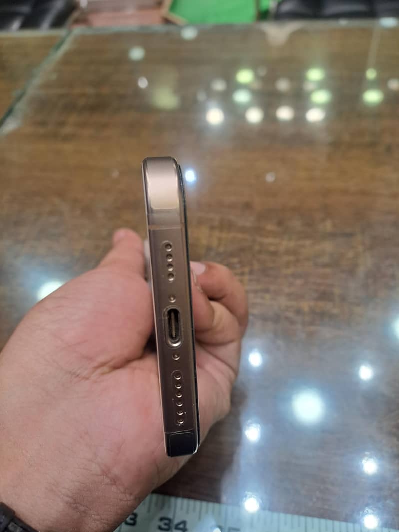 Apple iPhone 16 Pro Max 5