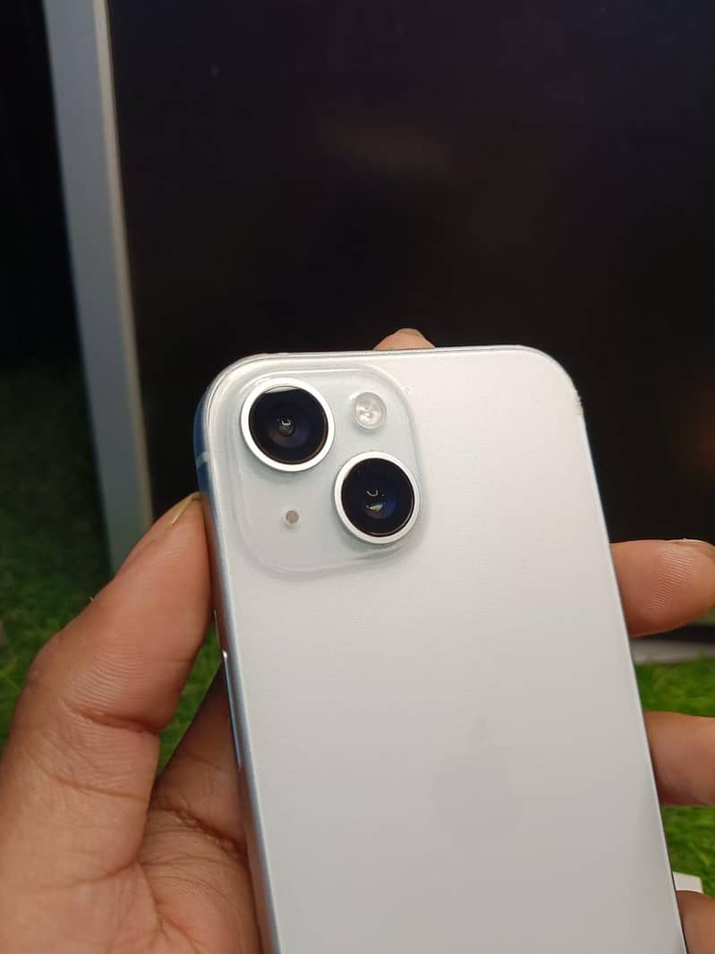 Apple iPhone 15 2