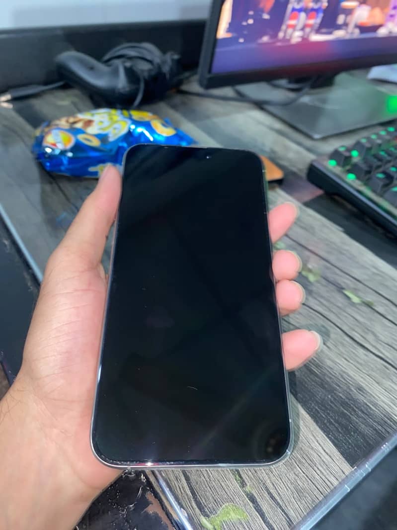Apple iPhone 15 Pro Max 3