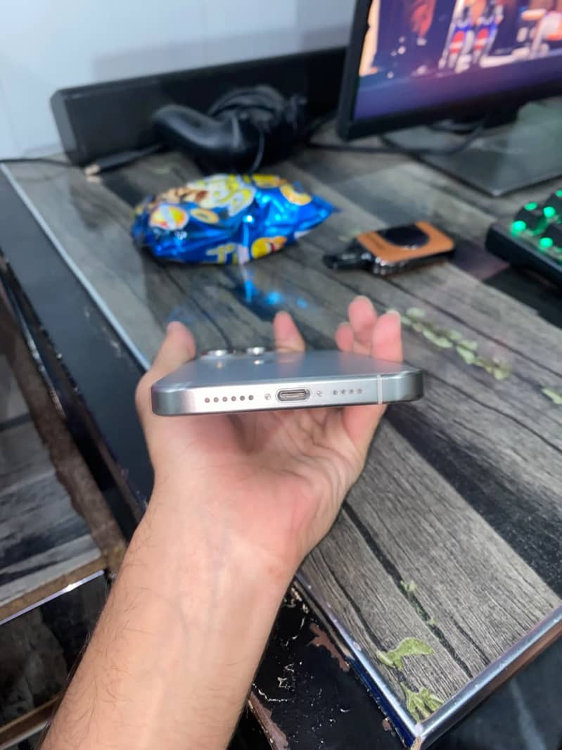 Apple iPhone 15 Pro Max 5