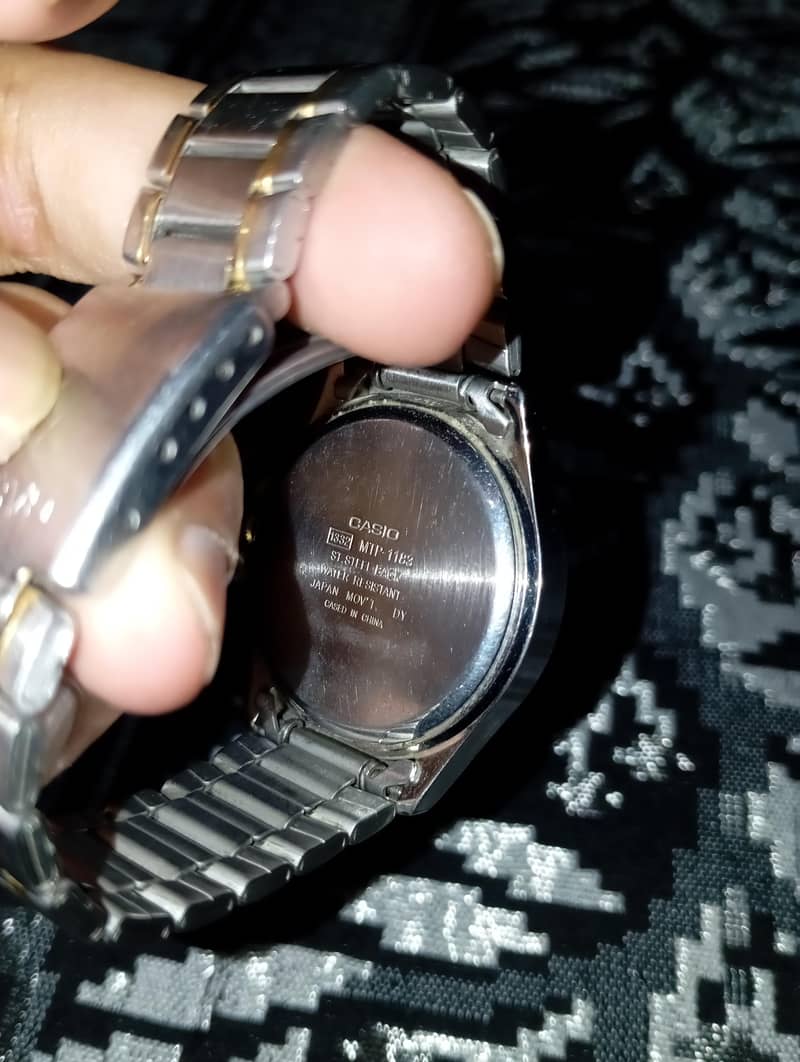 CASIO MEN WATCH 1