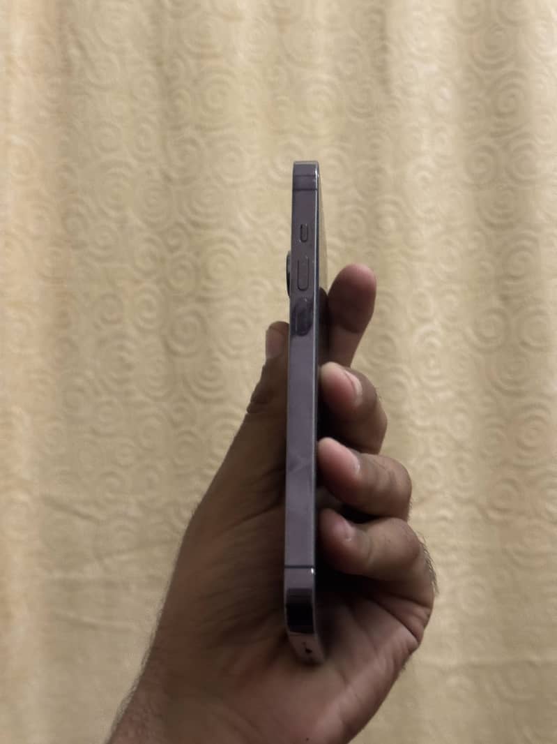 Apple iPhone 14 Pro 0