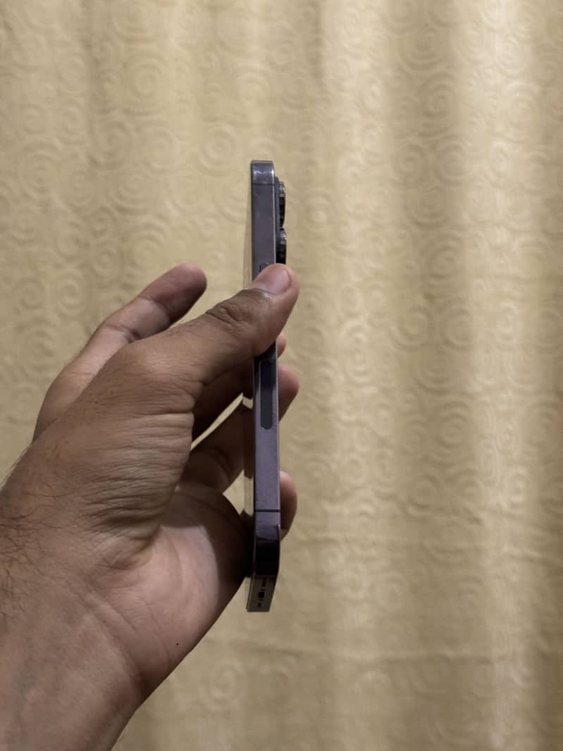Apple iPhone 14 Pro 2