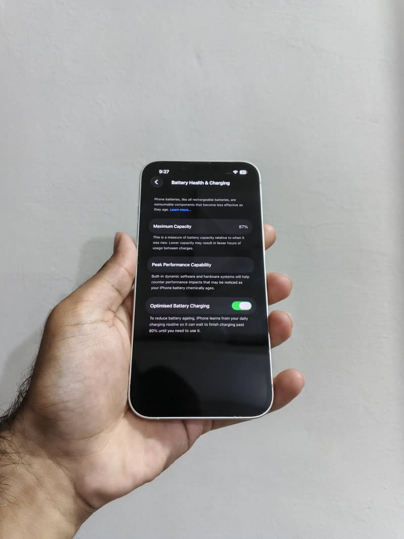 Apple iPhone 13 4