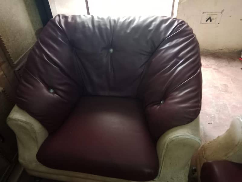 crown useable sofa set 4