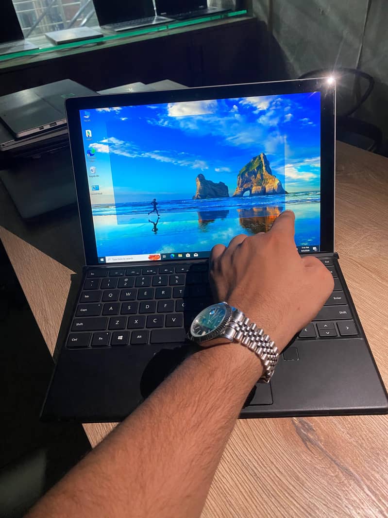 Microsoft surface pro 7+ 1