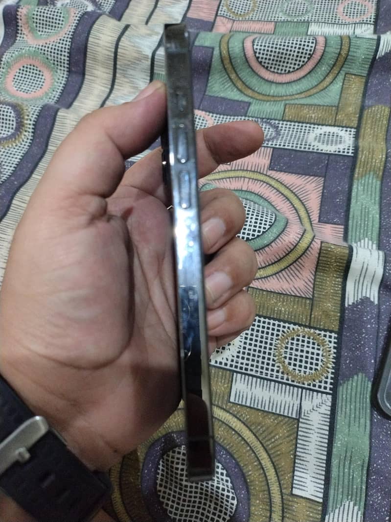 Iphone 13 pro PTA 2