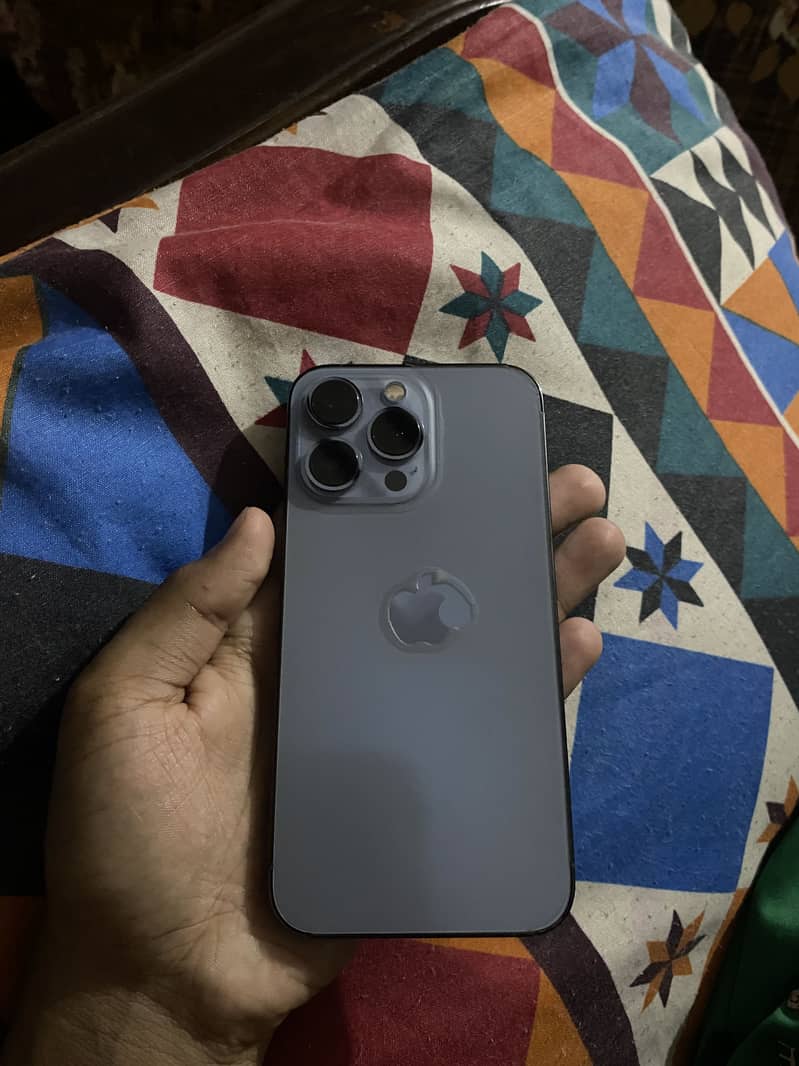 Apple iPhone 13 Pro 1