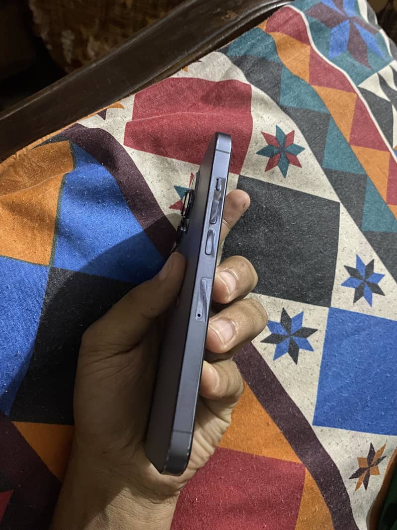Apple iPhone 13 Pro 2