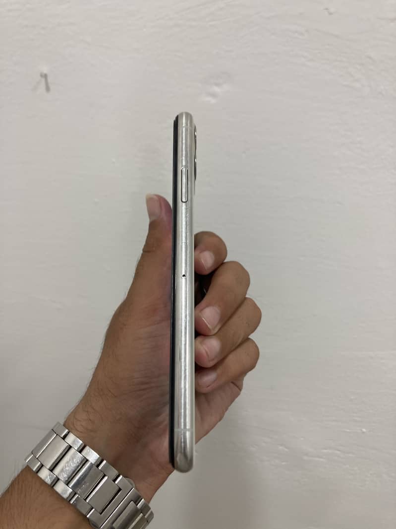 Apple iPhone 11 Pro Max 3