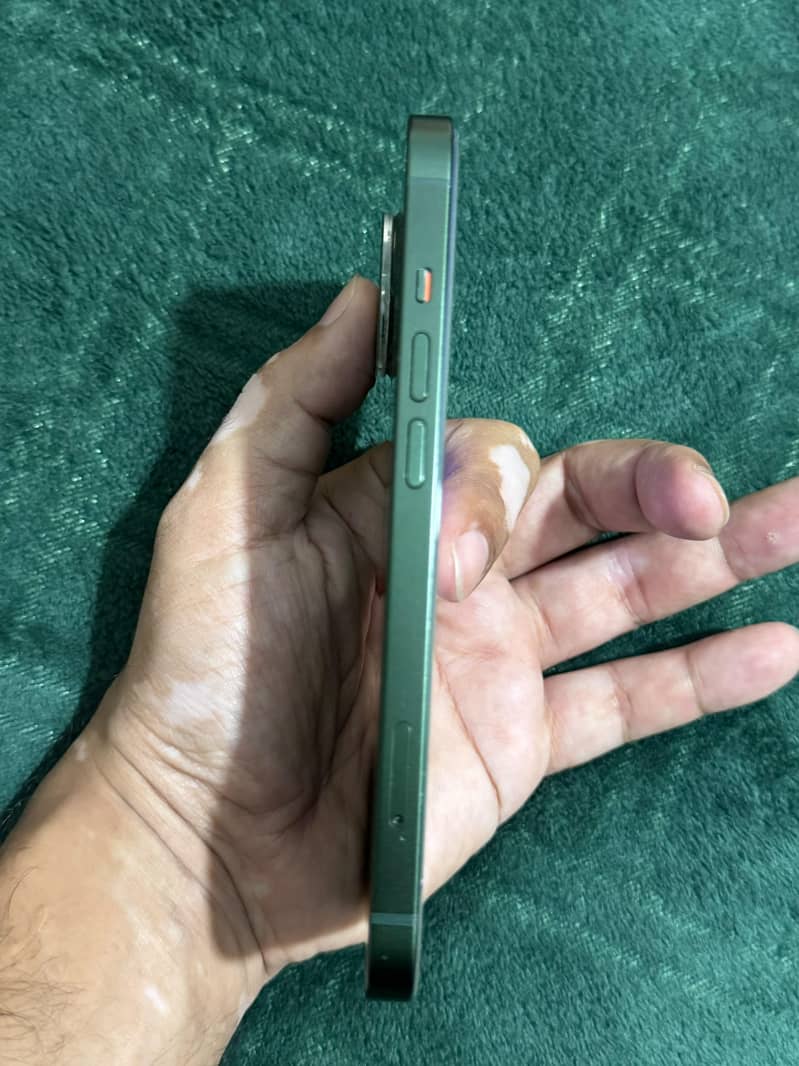 Apple iPhone 13 6