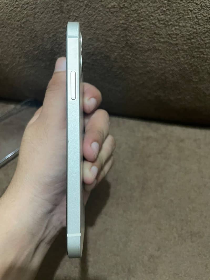 Apple iPhone 12 5
