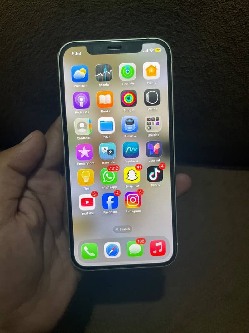 Apple iPhone 12 6