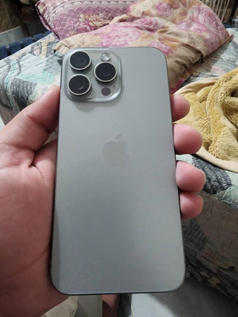 Apple iPhone 15 Pro max 0