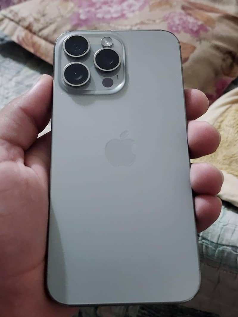 Apple iPhone 15 Pro max 3