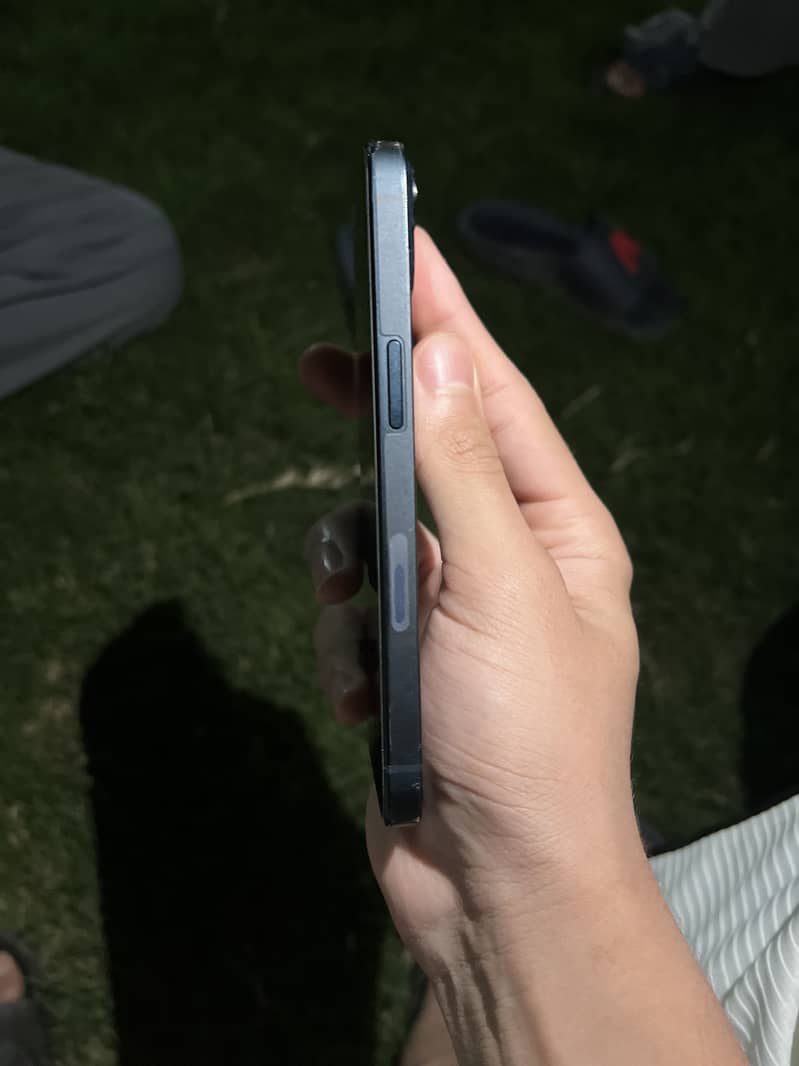 Apple iPhone 13 13