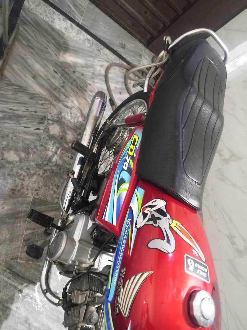 10900 km driven only 0