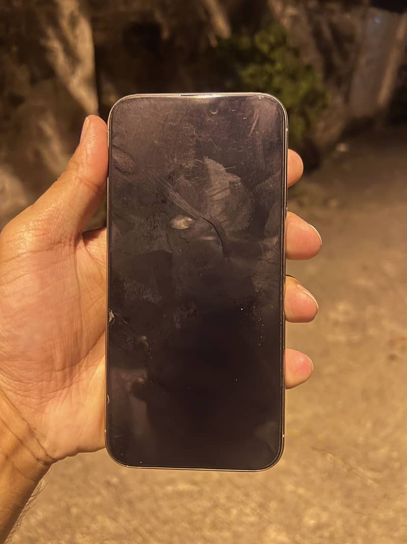 Apple iPhone 15 Pro Max 2