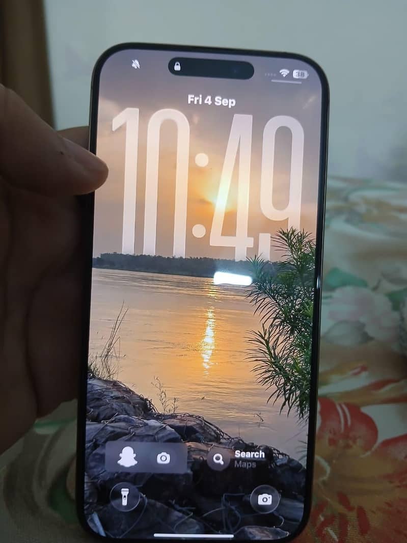 Apple iPhone 16 Pro Max 1