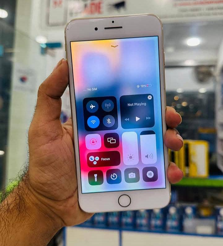 Apple iPhone 7 Plus 1