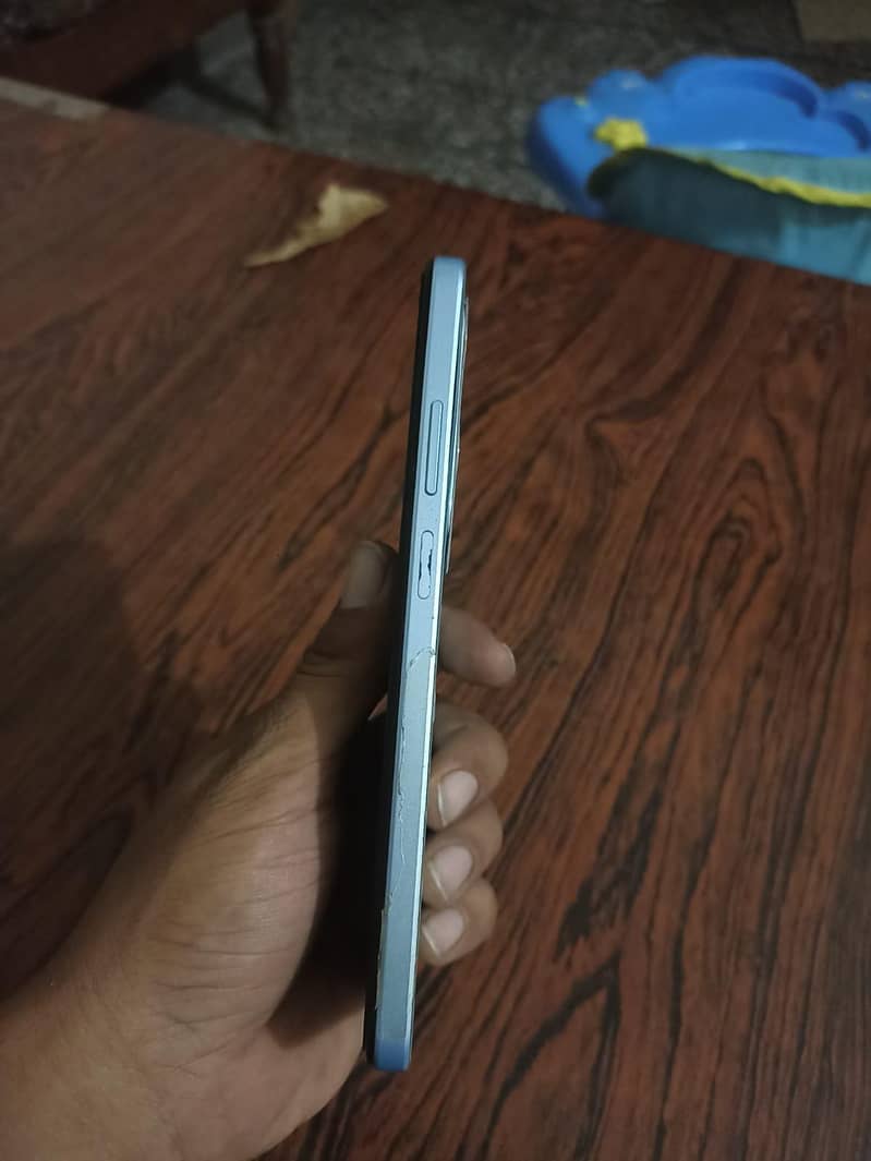 OPPO A60 4