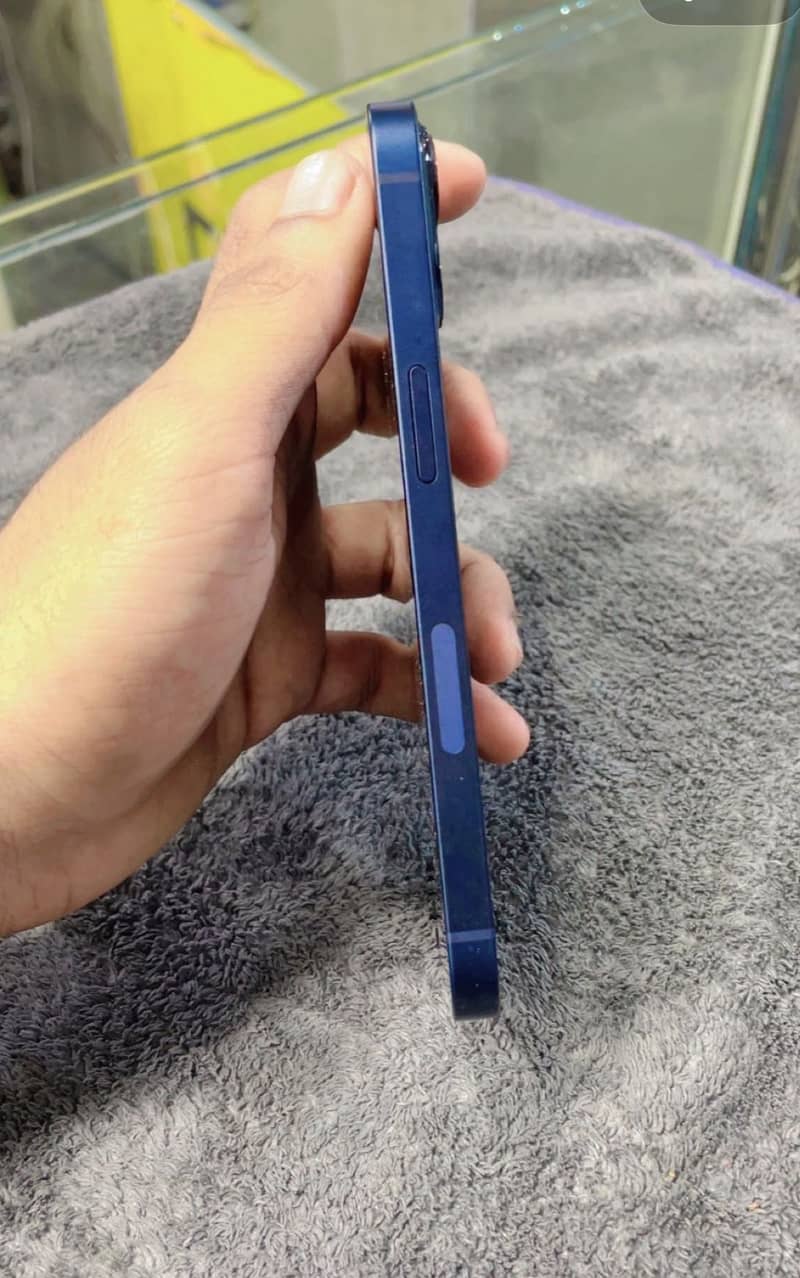 Apple iPhone 13 3
