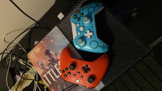 Xbox one with 2 controllers and 5 games