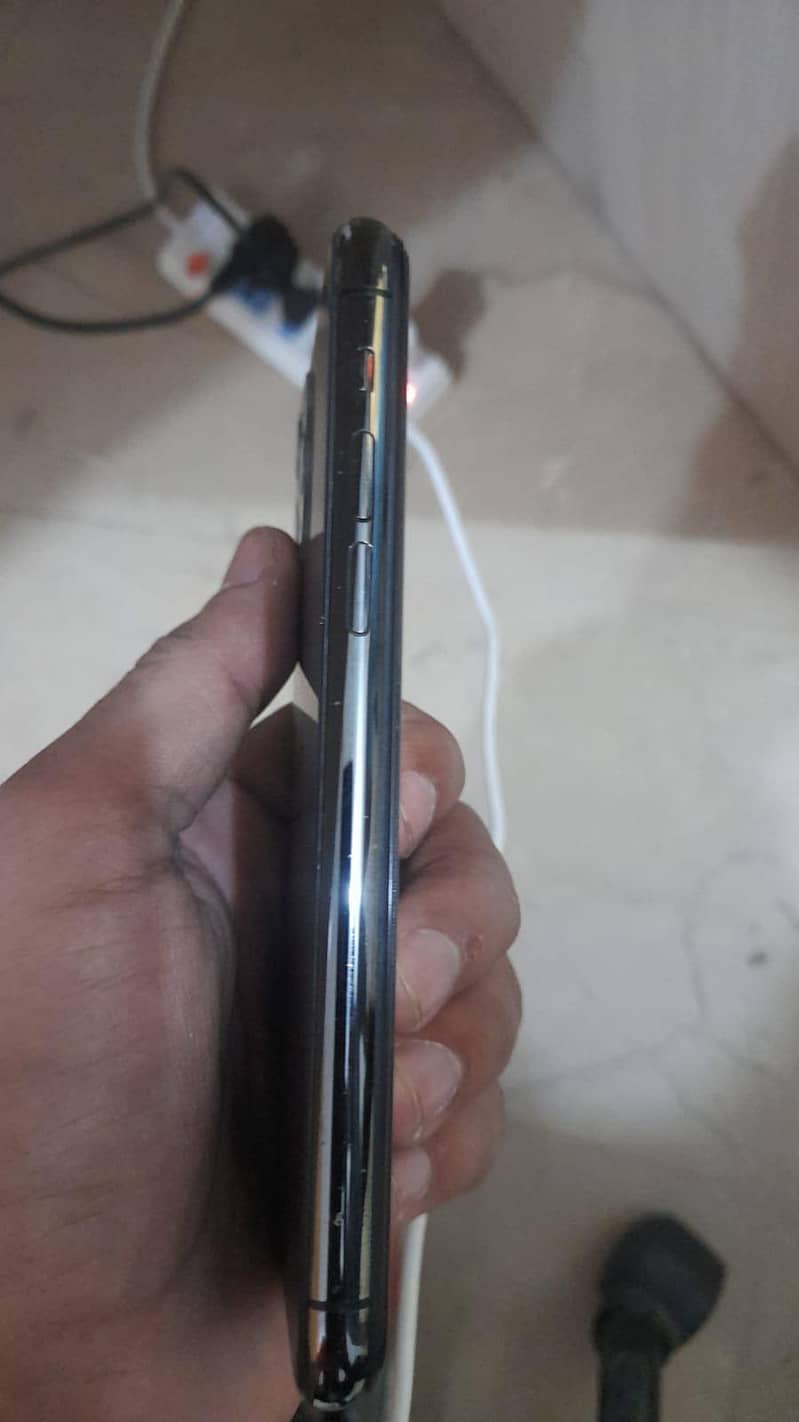 Apple iPhone 11 Pro 5