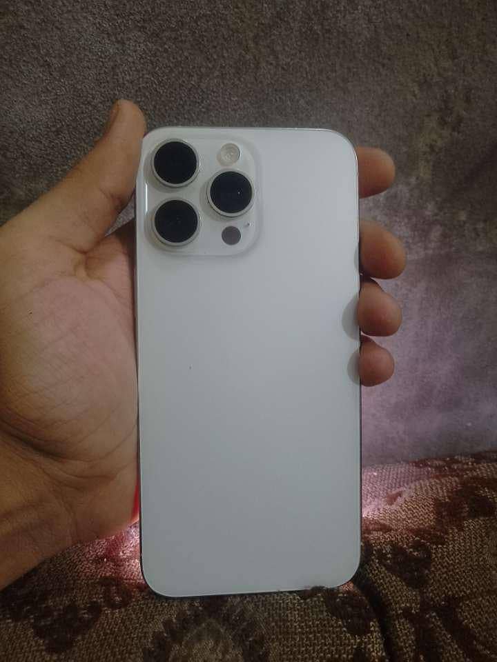 Apple iPhone 15 Pro Max 0