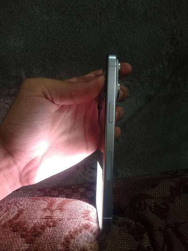 Apple iPhone 15 Pro Max 2