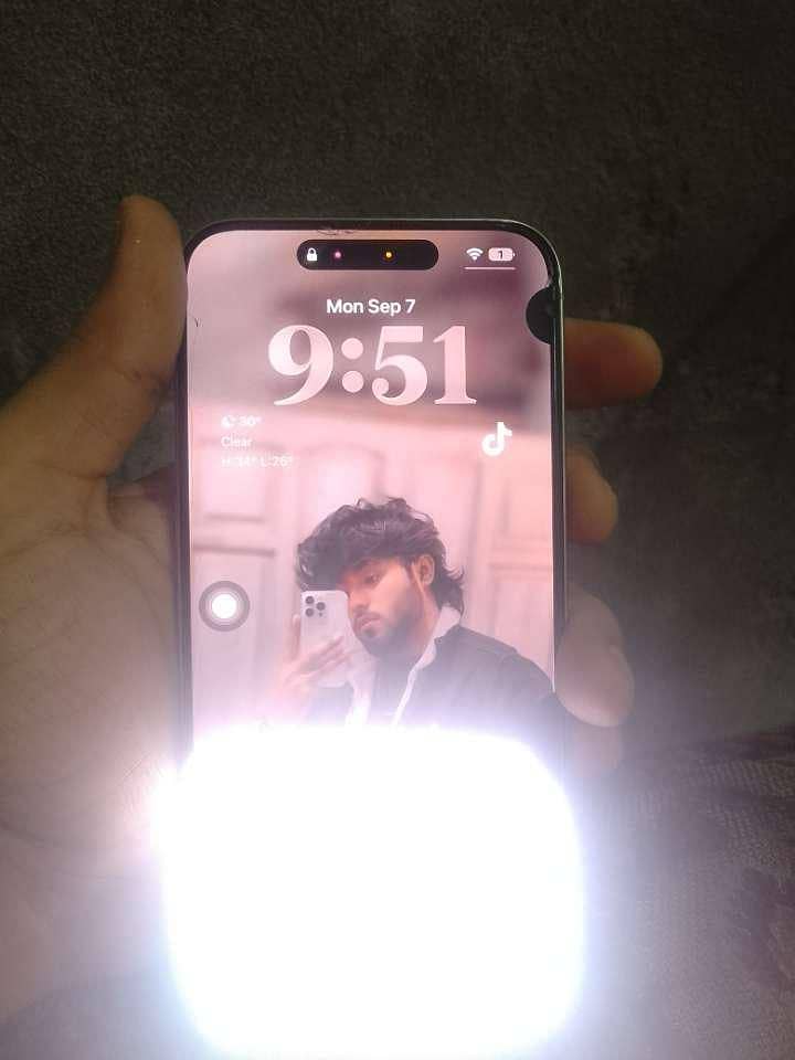 Apple iPhone 15 Pro Max 3