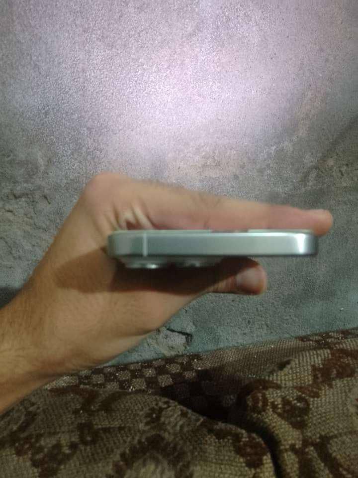 Apple iPhone 15 Pro Max 5