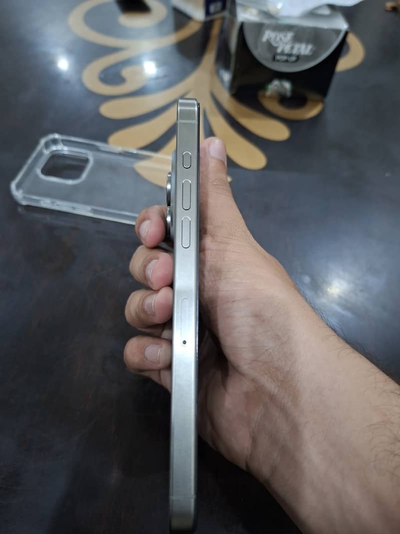 Apple iPhone 15 Pro Max 1