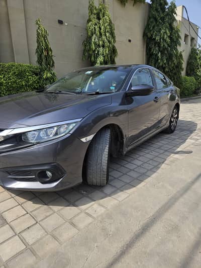 ​Honda Civic 1.8 i-VTEC (2018) – Red Meter – Pristine Condition!