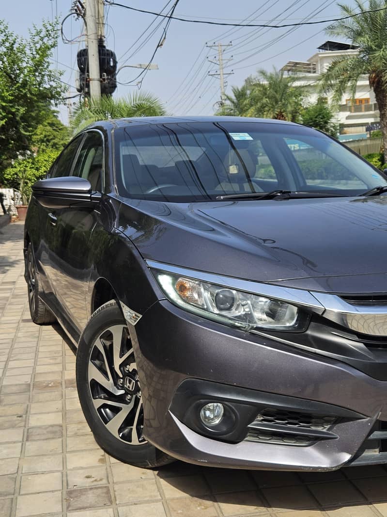 Honda Civic 1.8 i-VTEC (2018) – Red Meter – Pristine Condition! - Cars ...