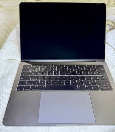 Macbook PRO 13 Inch Late 2016.