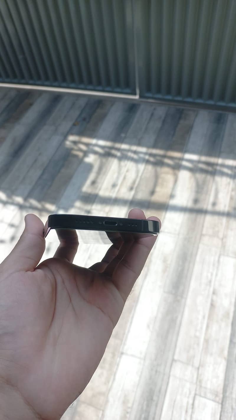 Apple iPhone 14 Pro Max 0