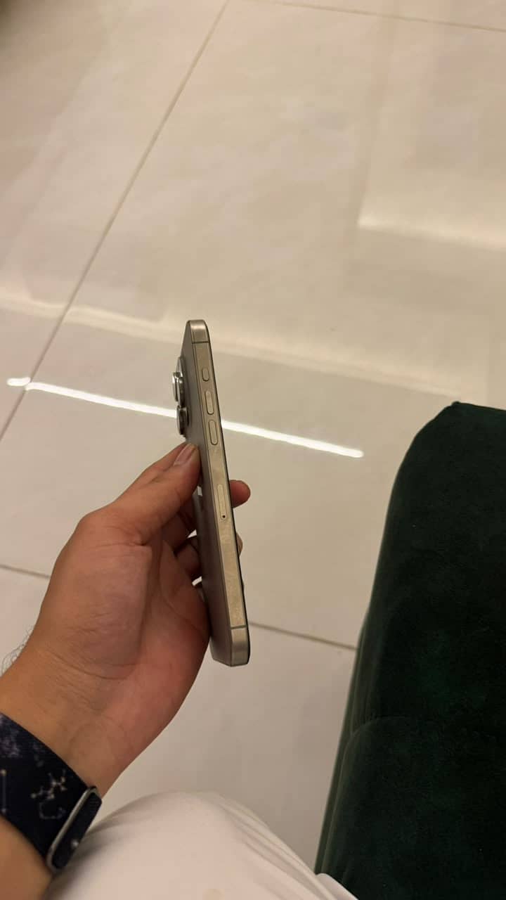 Apple iPhone 15 Pro Max 3