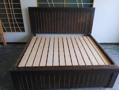 wooden Bed for sale 6x6.5 / condition 10/9