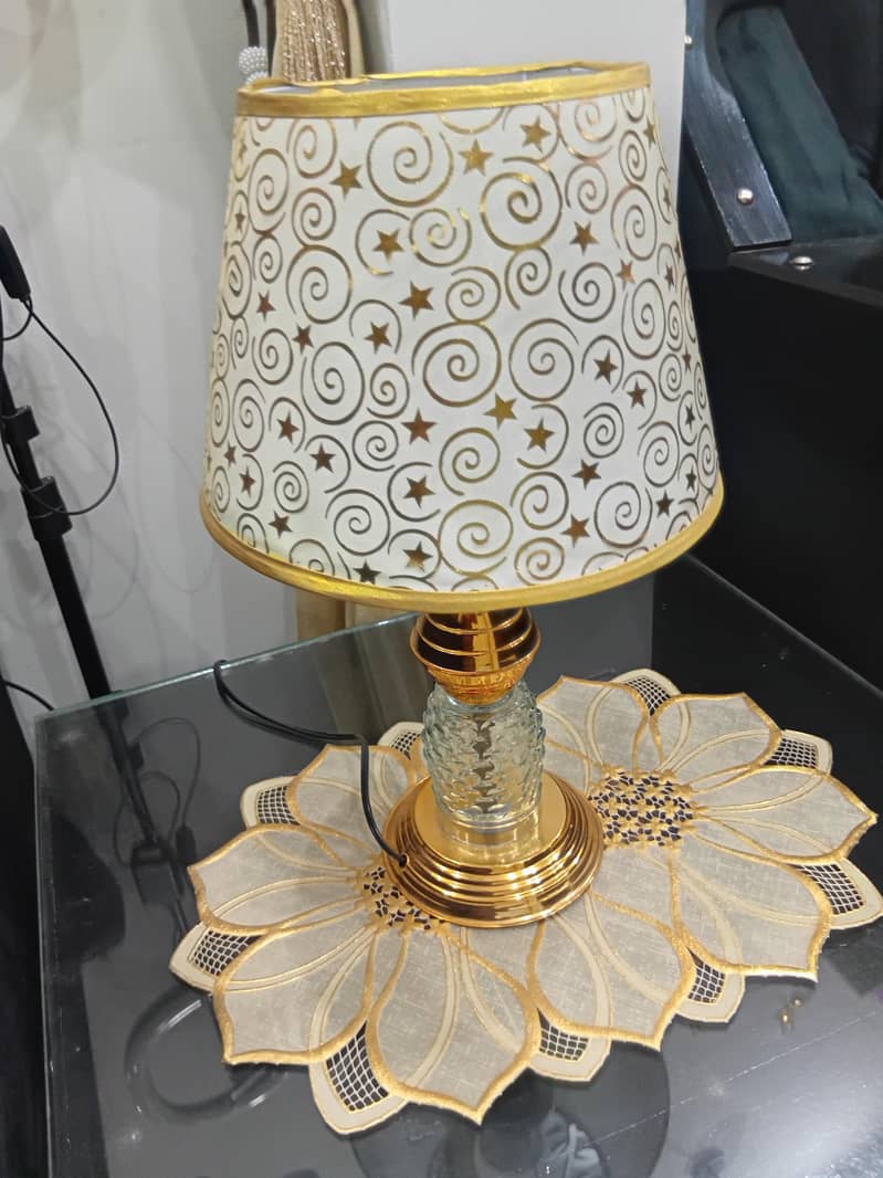 table lamp pair 0