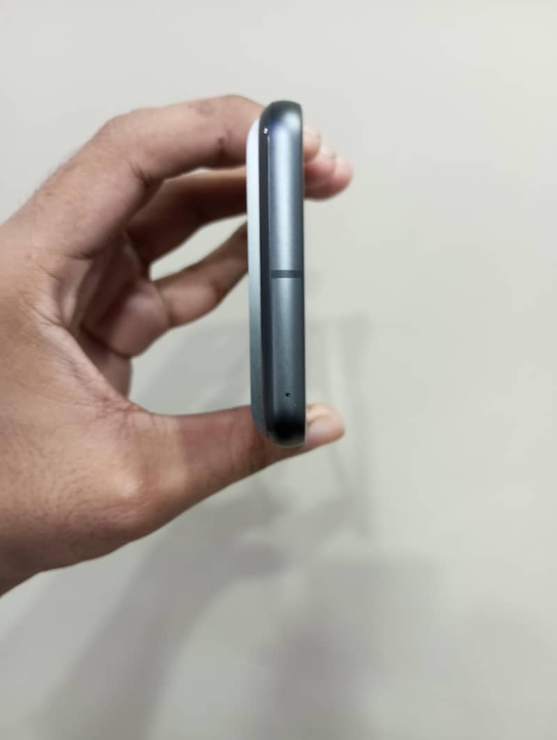 Google Pixel 8 2
