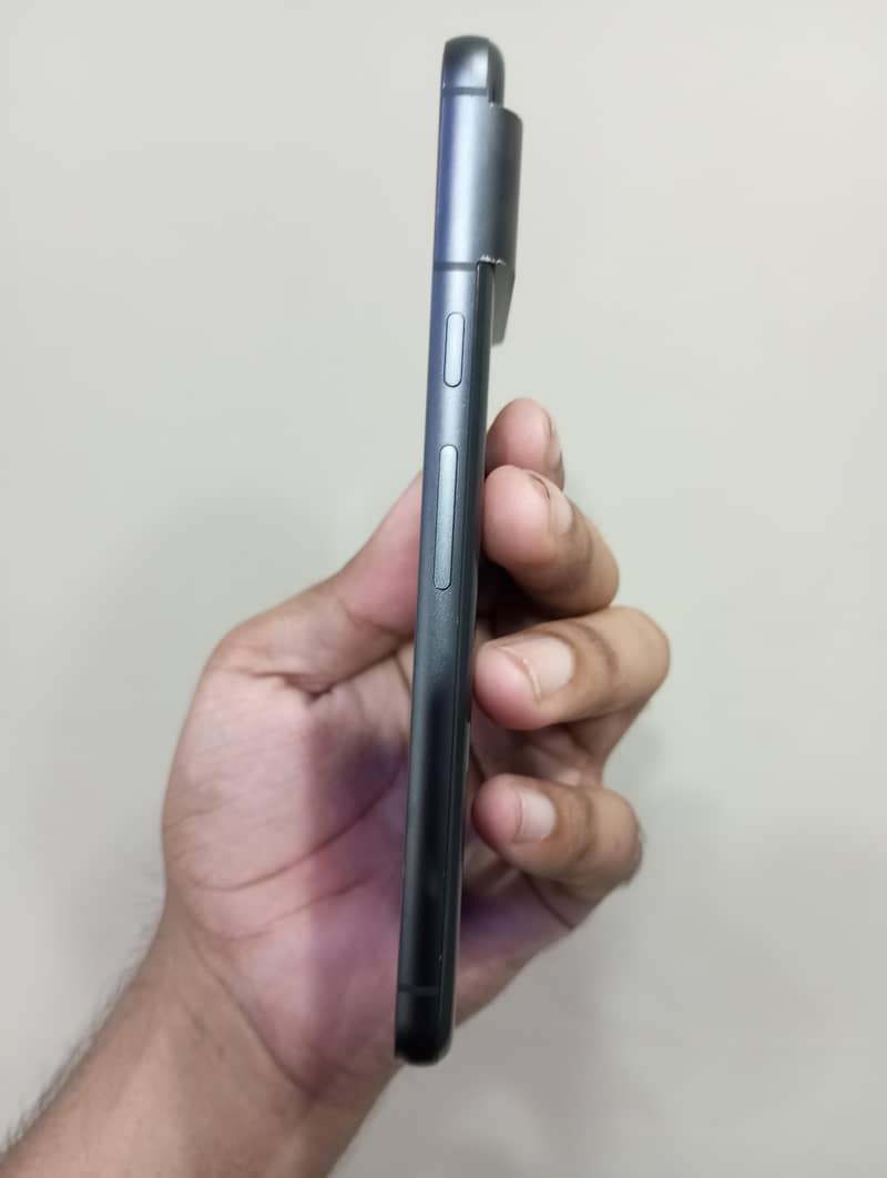 Google Pixel 8 4