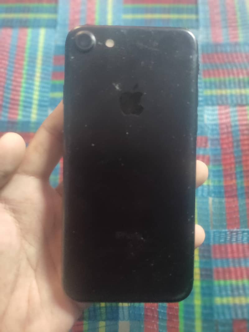 Apple iPhone 7 0