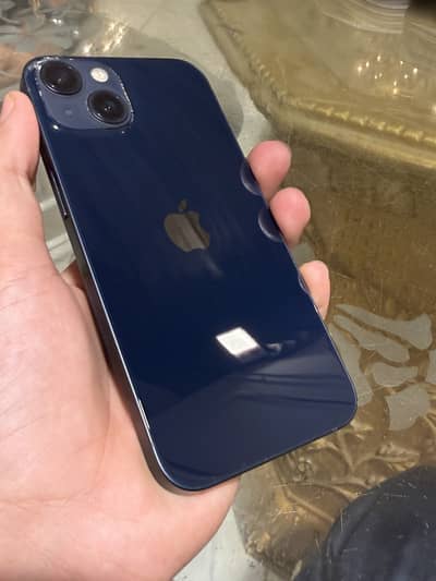 Apple iPhone 13