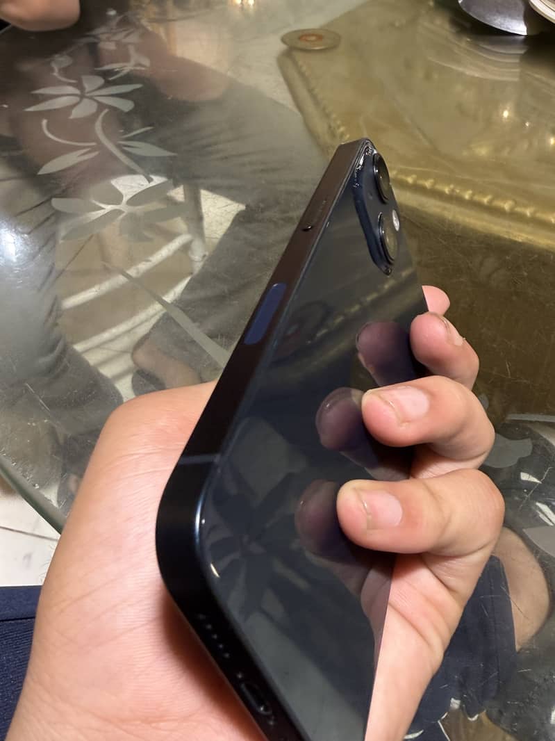 Apple iPhone 13 5
